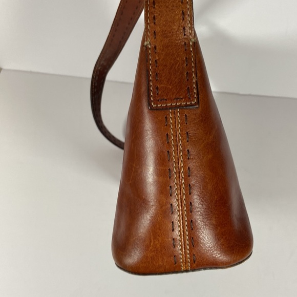 Vintage Fossil Leather Shoulder Bag - Picture 11 of 15